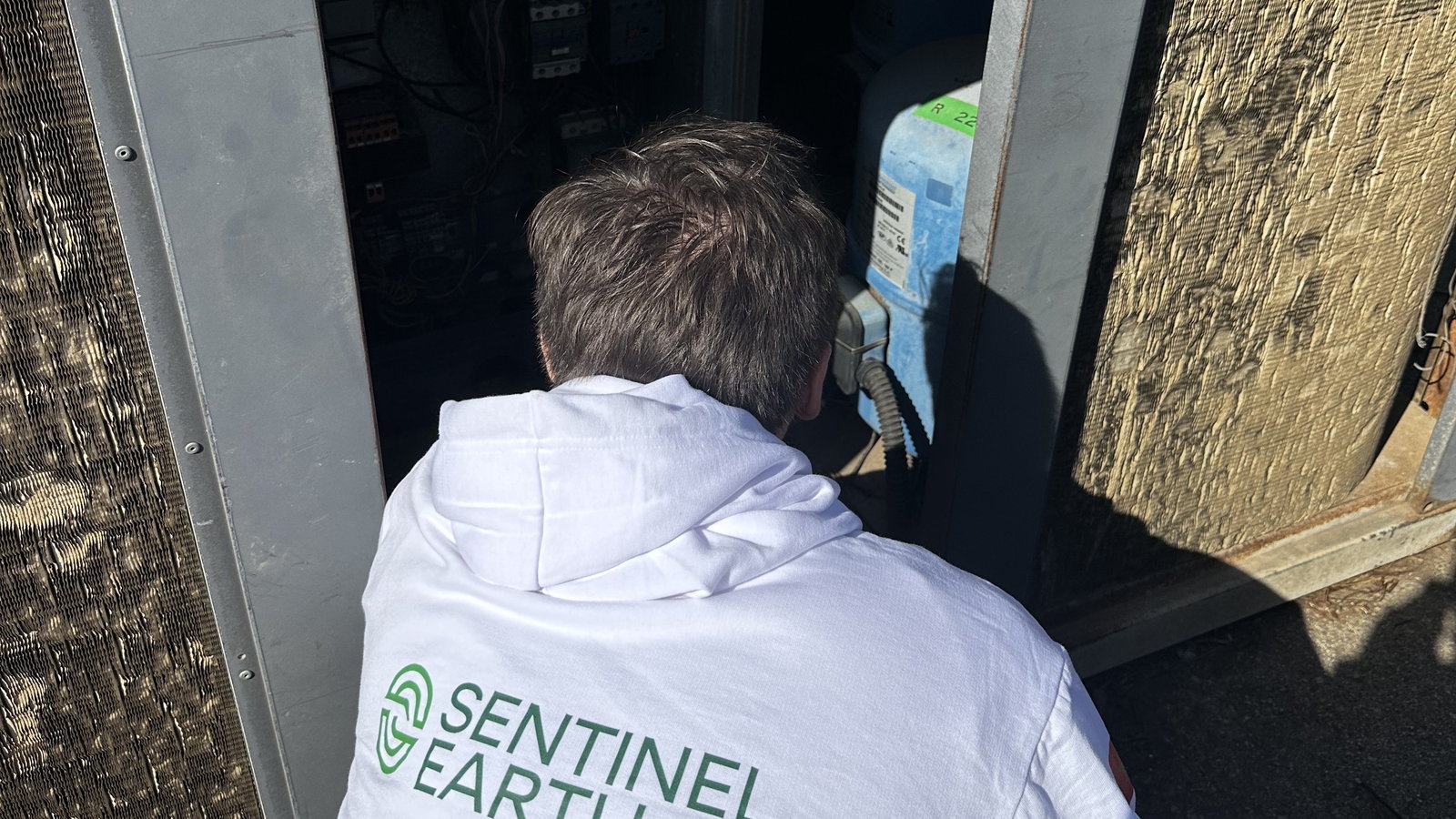 Inspection of end of life cooling equipment before recovery